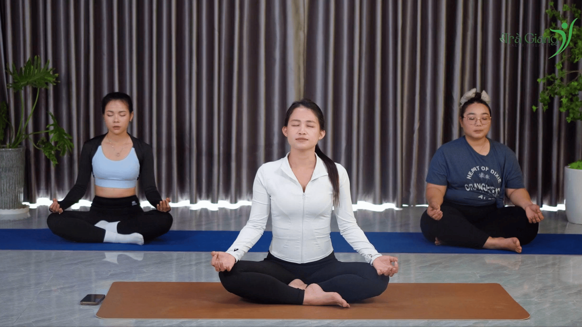 Cân bằng nội tiết tố nữ tuổi 40 qua bữa ăn: nguyên tắc và gợi ý thực đơn không kiêng khắc khổ
